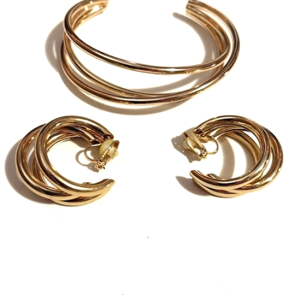 GEOMETRIC GOLD-TONE BRACELET AND MATCHING LEVERBACK EARRINGS SET - Picture 6 of 10
